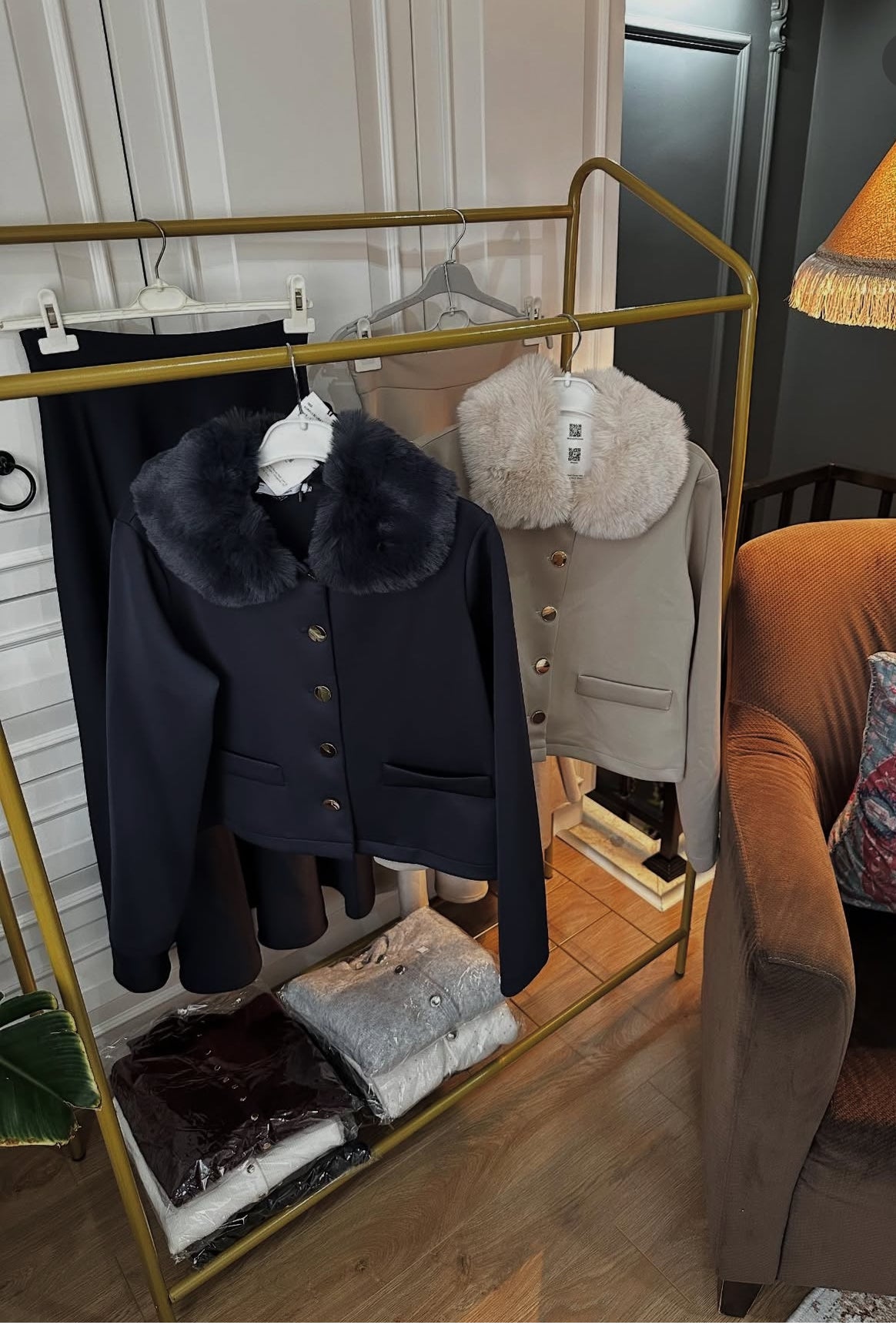 Kürk yakalı scuba etek takım