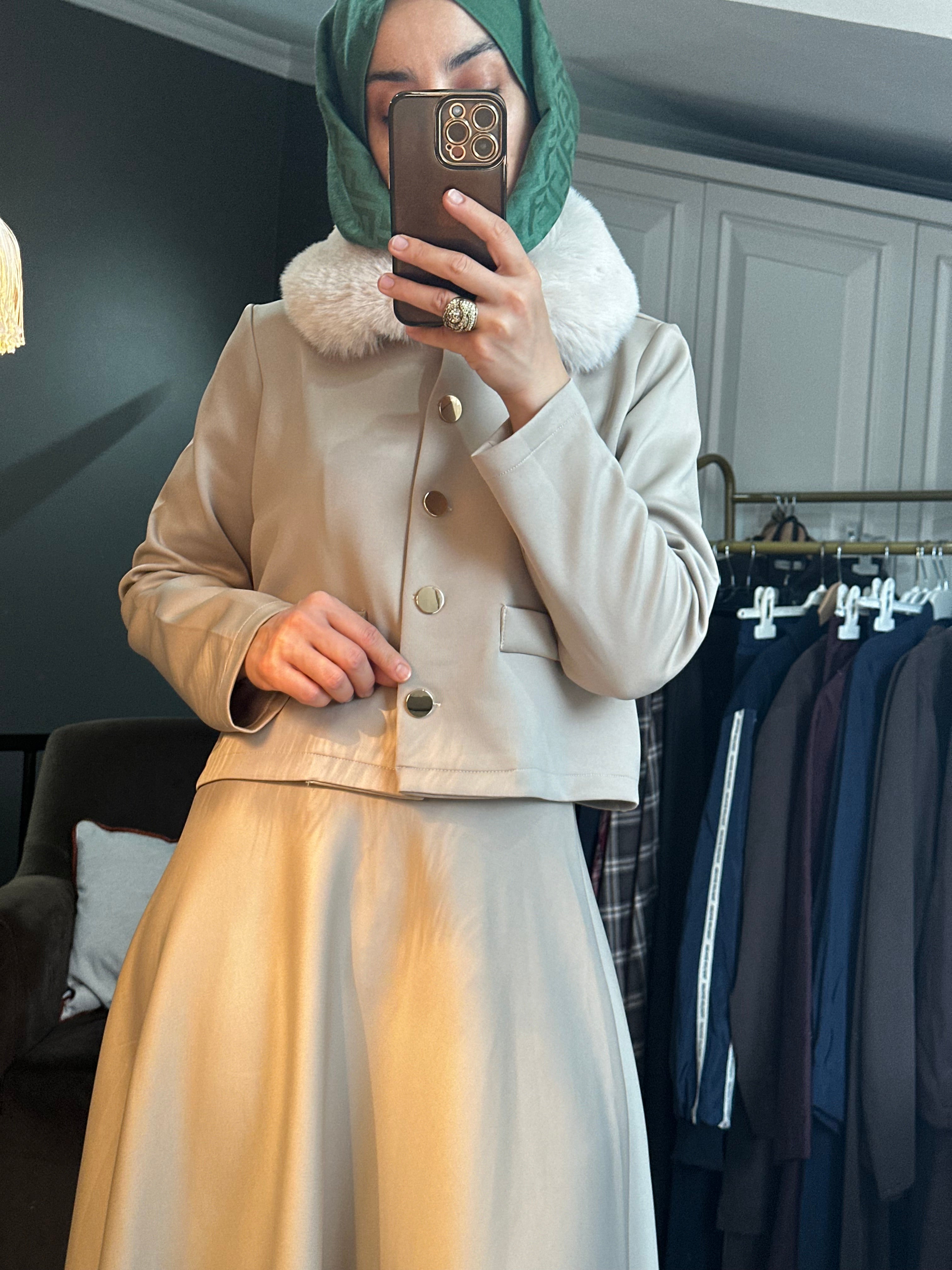 Kürk yakalı scuba etek takım