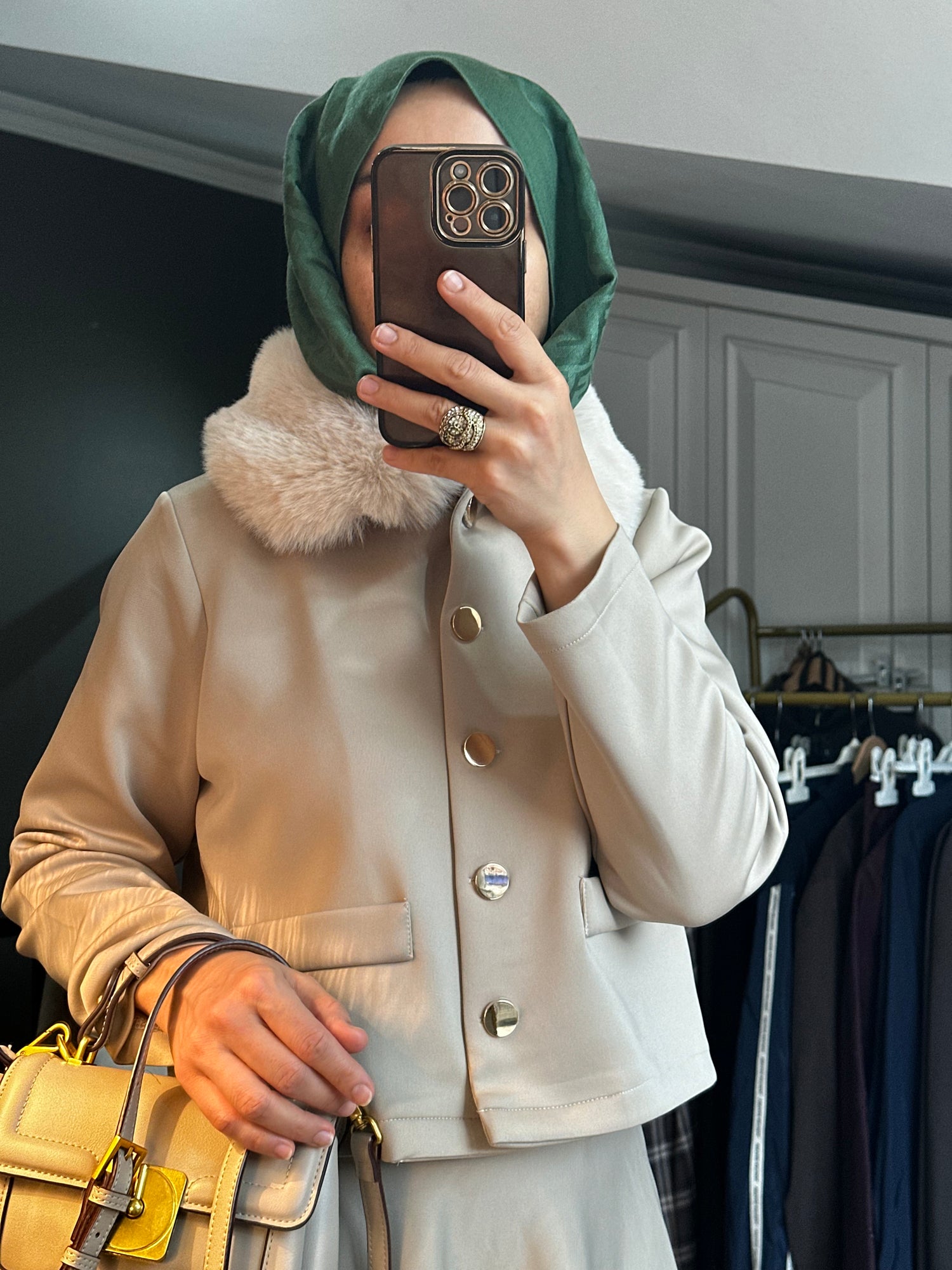 Kürk yakalı scuba etek takım